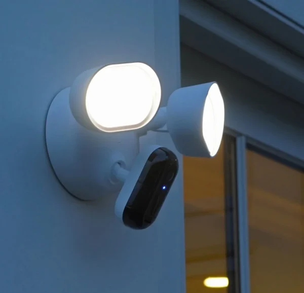 Arlo Wired Floodlight Security Camera-FLW2001-100AUS - Image 3