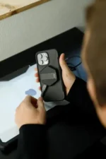 UAG Wireless Charging Pad with Stand - Black/Carbon Fiber - 9B4410114042